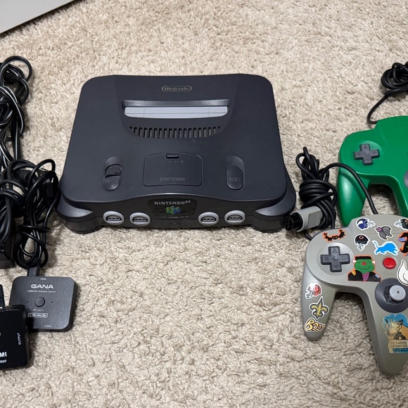Nintendo 64 with expansion pack and accessories - Picture 1 of 10
